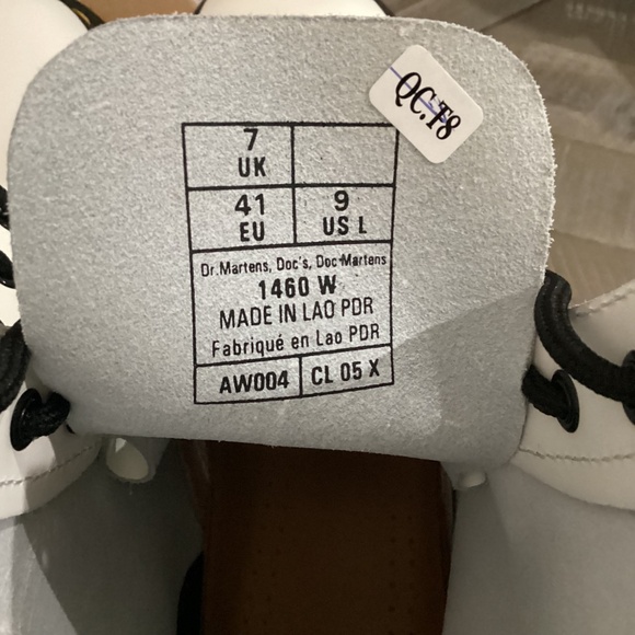 Dr. Martens 1460 W Boot (Women) 9US/ 40EU - Picture 9 of 9